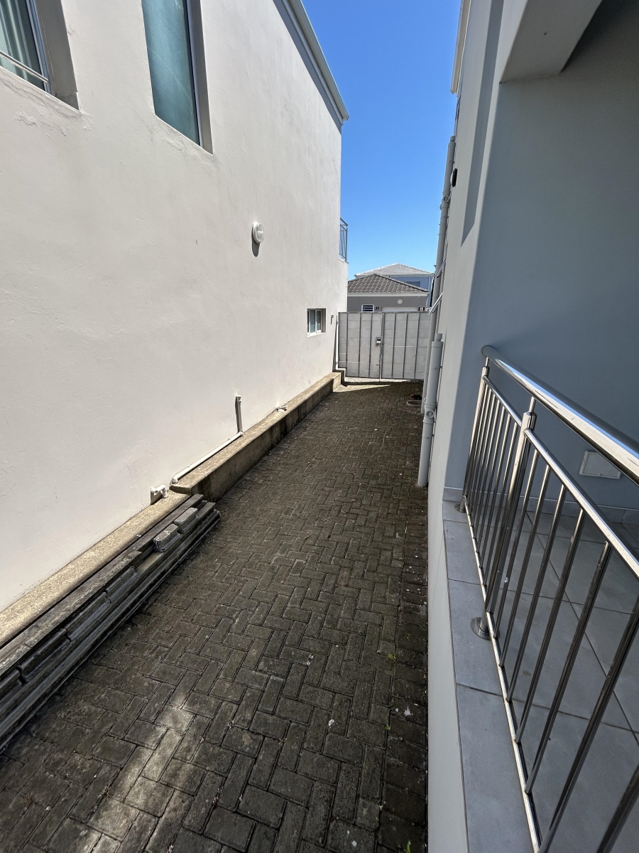 3 Bedroom Property for Sale in Nahoon Valley Park Eastern Cape